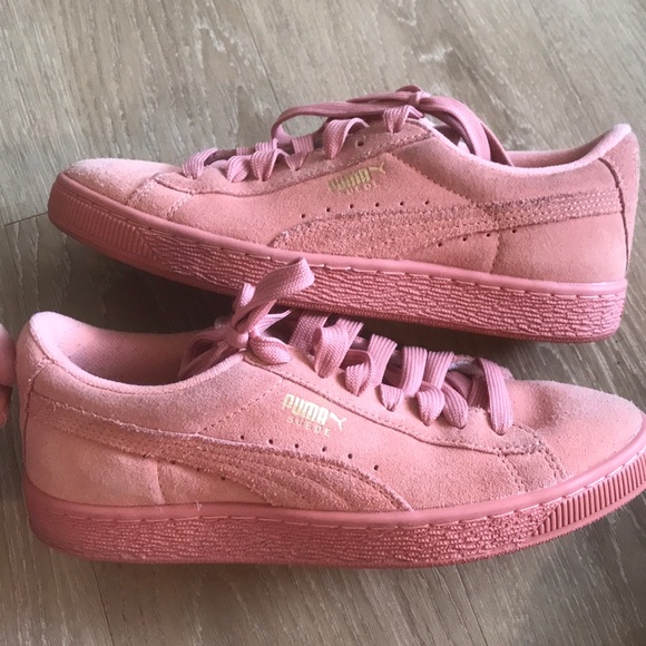 pink suede pumas women's